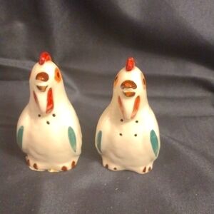 VINTAGE salt & pepper shakers Chicken/r…